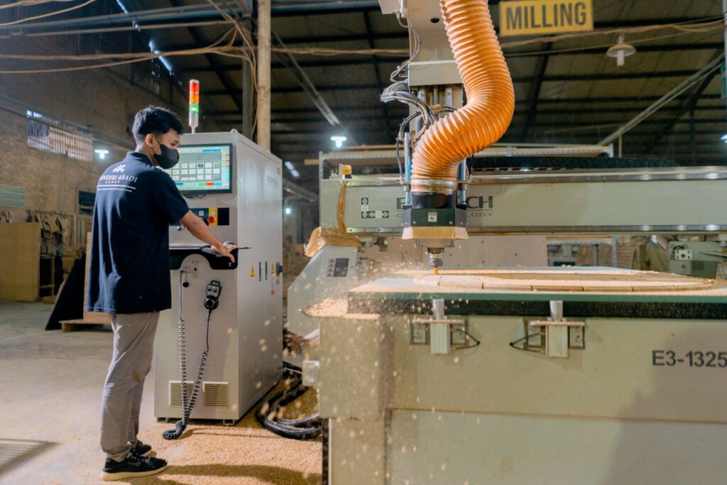 operator cnc