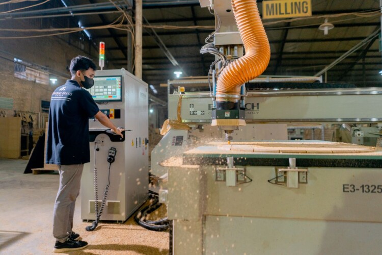 operator cnc